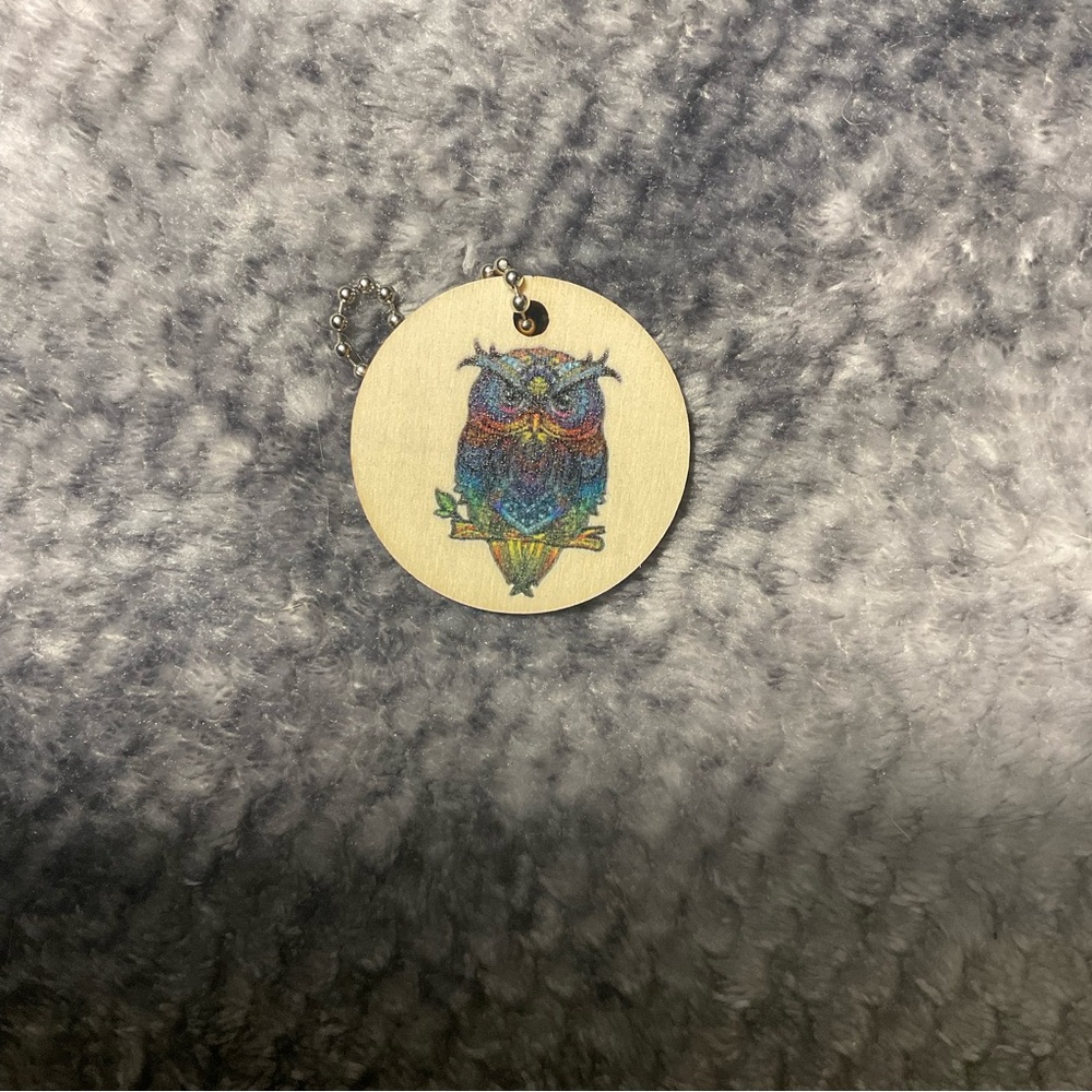 NWOT Wood laser engraved rainbow owl keychain